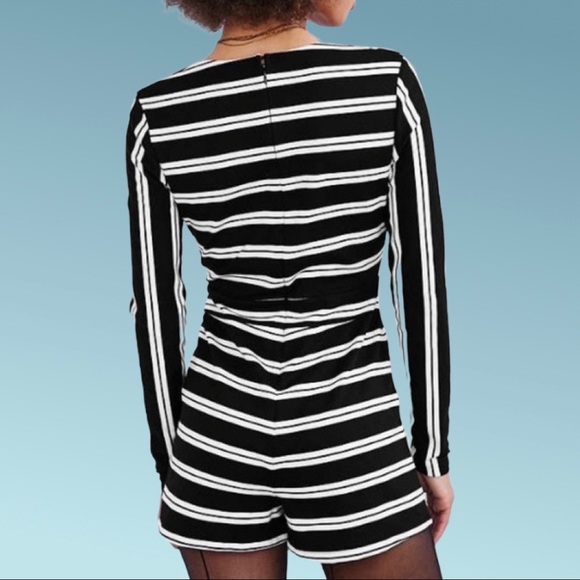NWT Black and White Striped Romper with Pockets - Picture 3 of 4